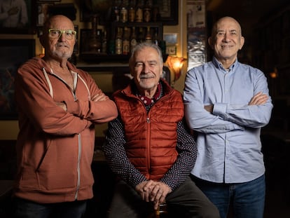 Carlos Romagosa, Antonio Castejón i Luis Pantin, de l’octet ‘Son de la Rambla’ en el bar Raïm de Barcelona.