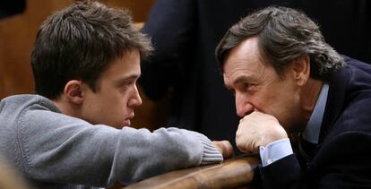 &Iacute;&ntilde;igo Errej&oacute;n y Rafael Hernando, en el Congreso.