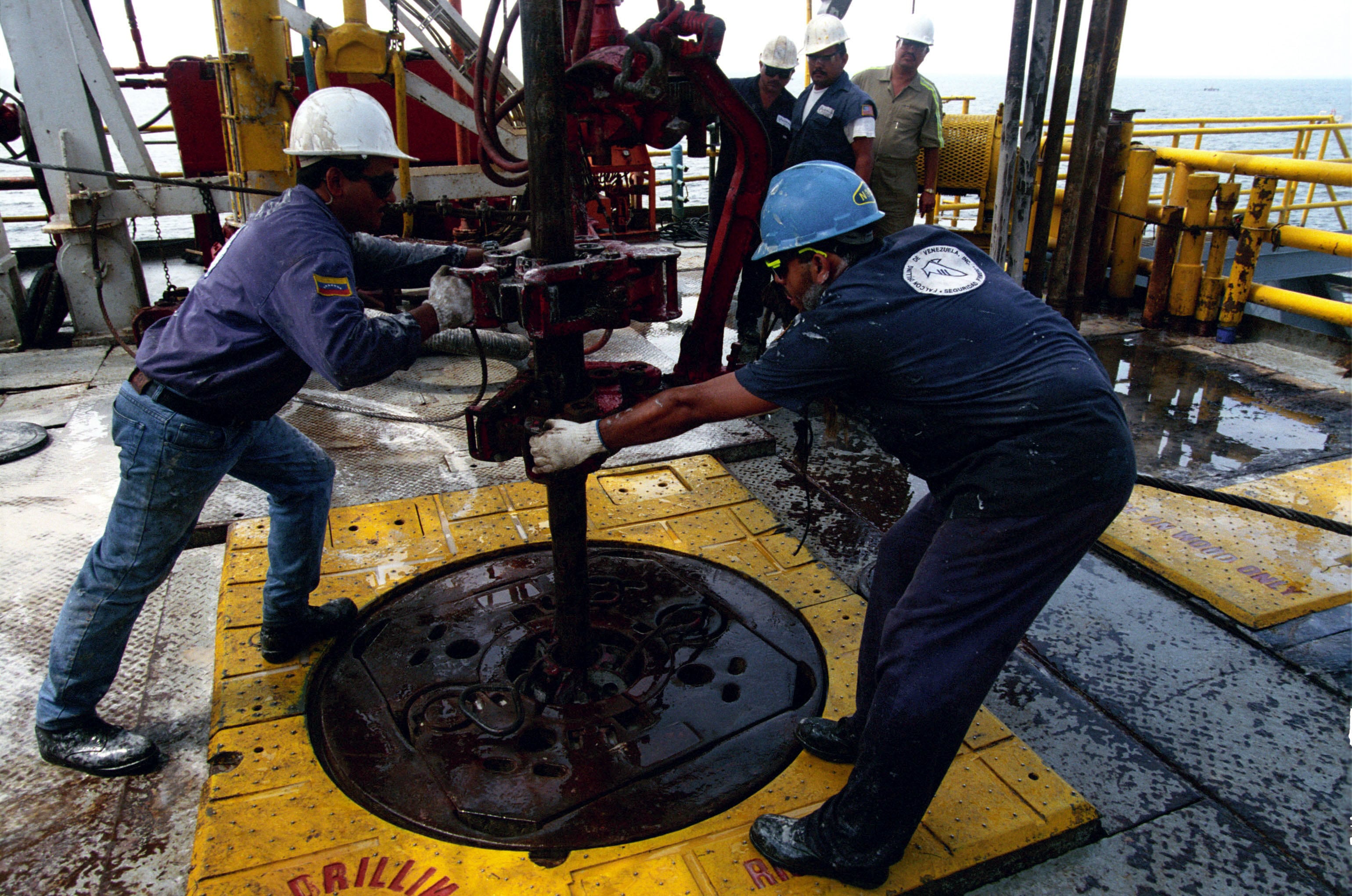 El petróleo recorta posiciones después de que Trump posponga los ataques a Irán