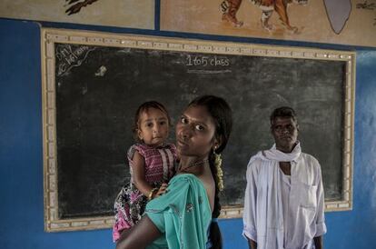 Lathamma junto a su hija Sindu.