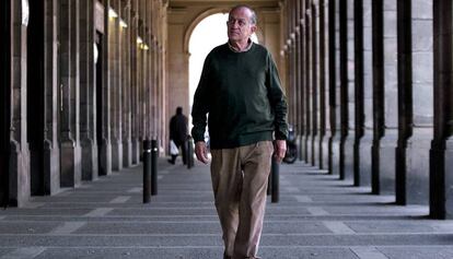 Juan Goytisolo, al passeig Picasso de Barcelona, el 2001.