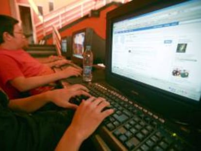 En marzo, Yahoo! demandó a Facebook por la violación de una decena de sistemas patentados por ellos, entre ellos algunos relativos a privacidad y publicidad. EFE/Archivo