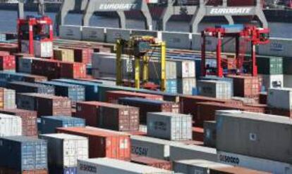 Las exportaciones estadounidenses a la UE registran una caída del 8 % en los tres primeros meses del año frente al mismo trimestre de 2012, al pasar de 68.729 millones a 63.248 millones, motivada por la recesión europea. EFE/Archivo