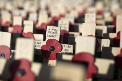 Ceremonia de apertura de la Royal British Legion para el 'Jardín de la Memoria', en el Royal Wootton Bassett Lydiard Park, Swindon (Inglaterra).