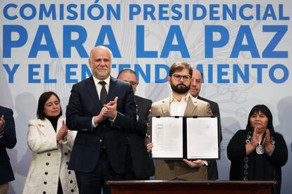 Gabriel Boric presentando la Comisión Presidencial para la Paz y el Entendimiento