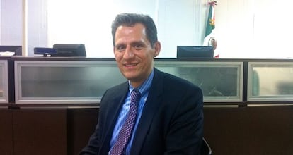 Kenneth Smith, durante la entrevista en el Consulado de México en Santa Ana.