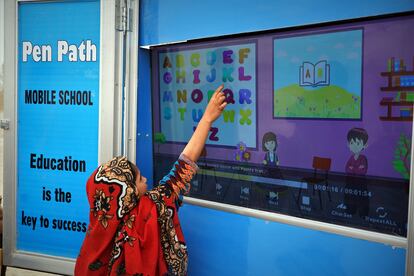 En la escuela de la ONG Pen Path, los menores reciben educación en pastún. Además, se imparten nociones de inglés. 