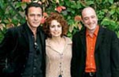 Adriana Ozores, José Coronado y Roberto Álvarez, protagonistas de <i>La vida de nadie</i>, de Eduard Cortés.