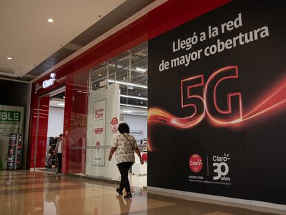 Aspecto de una tienda Claro en Cali, Colombia, el viernes 1 de marzo de 2024.