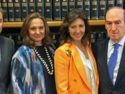 Desde la izquierda, Dimas Gimeno, presidente de El Corte Inglés; Marta y Cristina Álvarez, consejeras del grupo; y Florencio Lasaga, nuevo presidente de la Fundación Ramón Areces.