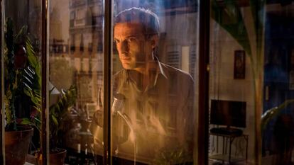 Mathieu Kassovitz como Guillaume Debailly, en un momento de 'Oficina de infiltrados'.