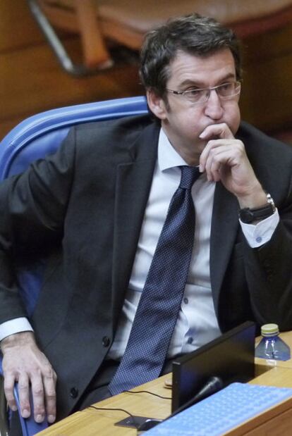 El presidente de la Xunta, Alberto Núñez Feijóo, ayer en el pleno del Parlamento.