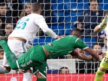 El entrenador del Real Madrid asume la carga de la eliminación por no saber cambiar el partido