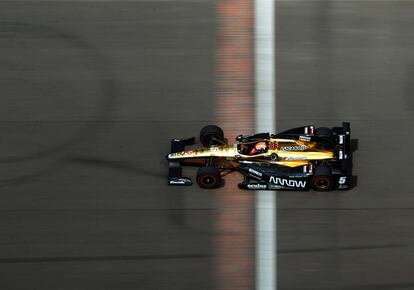 May 28, 2017; Indianapolis, IN, USA; James Hinchcliffe during the 101st Running of the Indianapolis 500 at Indianapolis Motor Speedway. Mandatory Credit: Thomas J. Russo-USA TODAY Sports