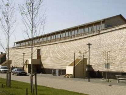 Un holandés construye una réplica a escala del Arca de Noé