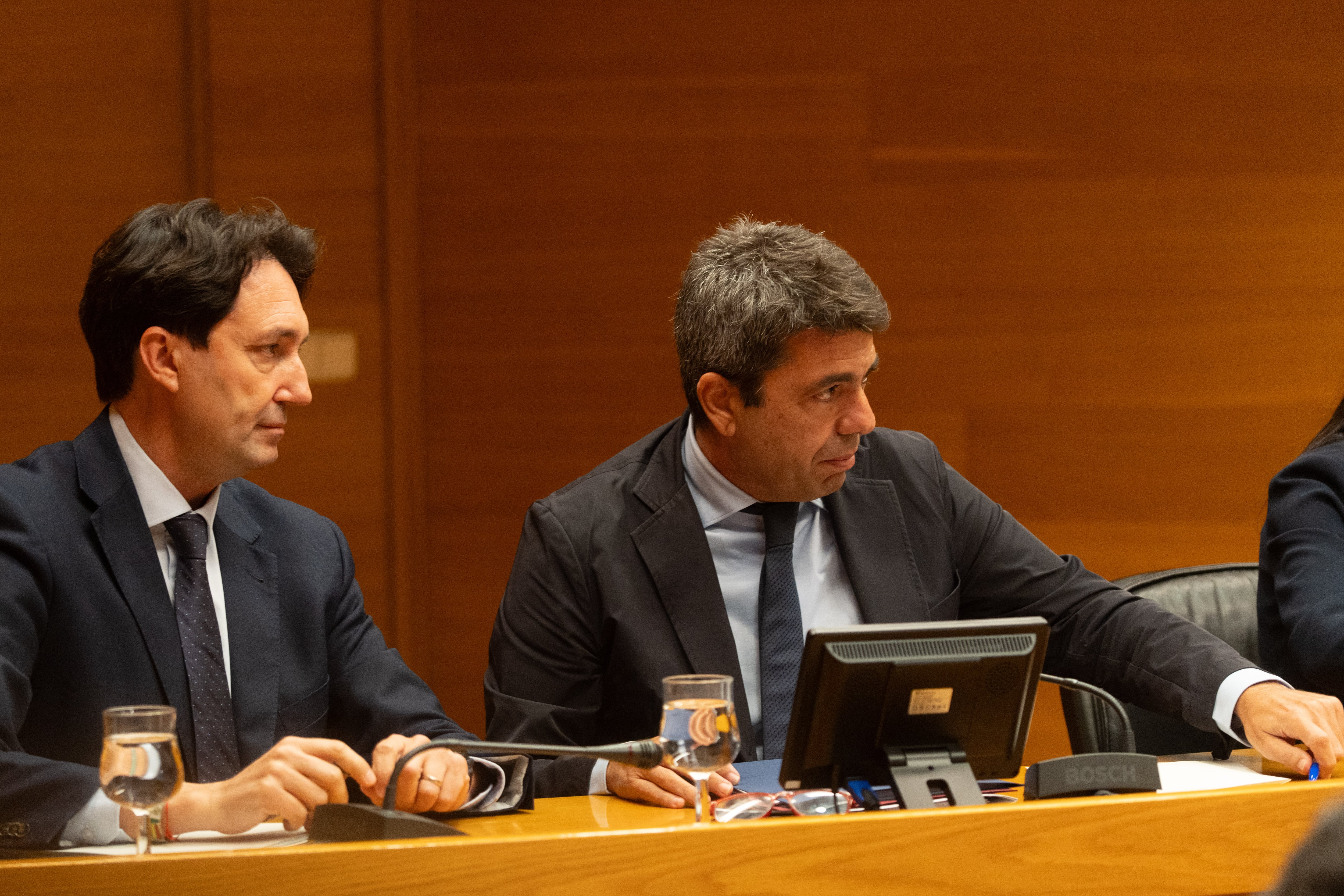 Mazón dimite pero no rectifica