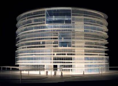 La maqueta del edificio, vista de noche.