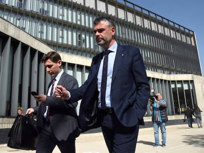 El exconsejero Santi Vila, tras declarar en Huesca, en abril de 2018.