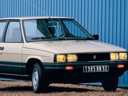 Modelo Renault 11 de 1985.La planta de Palencia acogió su fabricación entre 1982 y 1988. Compartía la base con el R9.