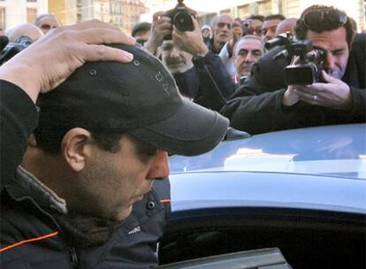 El jefe de la Camorra, Salvatore Russo, tras ser detenido por la policía