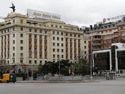 Fachadas del Hotel Gran Meliá Fenix y del NH Collection Colón en Madrid. 