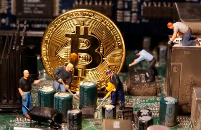 El símbolo del bitcoin, la criptomoneda más valorada del mercado.