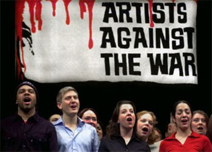 El mundo de la cultura en Reino Unido también ha hecho piña contra la guerra.  Todos los artistas de los teatros londinenses se han reunido en torno a un lema: "Artistas contra la guera". Ellos no podrán estar en la gran marcha prevista para el día 15 en la capital británica porque a esa hora comienzan la mayoría de las funciones en el West End.