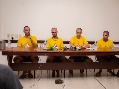 Os brigadistas de Alter do Chão, da esquerda para a direita: Gustavo de Almeida Fernandes, Marcelo Aron Cwerner, Daniel Gutierrez Govino e João Victor Pereira Romano.