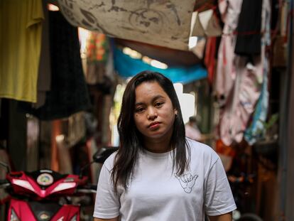 Joan Humawid en una calle de Manila.