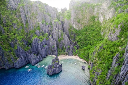 Vista aérea de Secret Lagoon Beach, en El Nido, en la provincia filipina de Palawan.