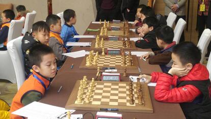 Grupo masculino sub-10, minutos antes de la primera ronda.