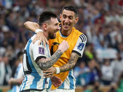 Lionel Messi y Ángel Di María, durante la final ante Francia en Qatar 2022.