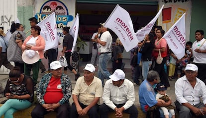 Partidarios de Morena y Delfina Gómez, en el municipio de Chalco.