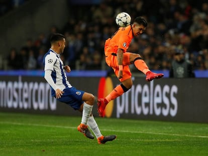 Firmino, ante Diego Reyes.