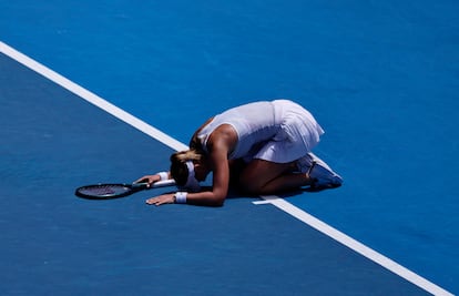 Paula Badosa celebra la victoria contra Gauff, este martes en la central de Melbourne Park.