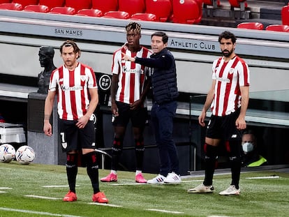 Marcelino da instrucciones a Nico Williams antes de su debut con el Athletic