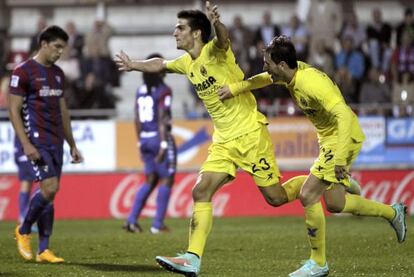 Gerard Moreno celebra su gol en Ipurua.