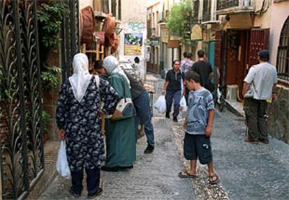 Una calle del barrio granadino del Albaicín.