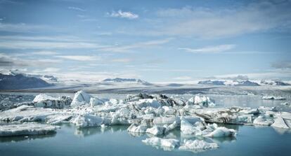 La fragmentació del gel afavoreix la reducció de superfície marina gelada a l'Àrtic.
