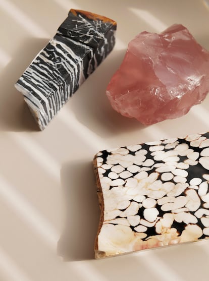 En la imagen, una selección de piedras con las que trabajan en el atelier de Cartier.