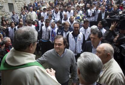 Jokin Aperribay, de frente, ayer en el inicio de la ofrenda de la Real a la Vírgen de Aránzazu.