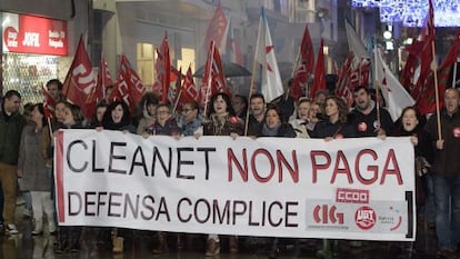 Manifestación en Ferrol de trabajadoras de Cleanet