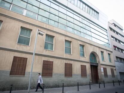 Sede del Consejo Comarcal de Barcelonès, en la calle de las Tàpies de Barcelona.