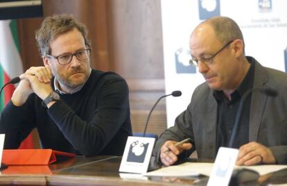 El director de San Sebastián 2016, Pablo Berástegui, y el alcalde de San Sebastián, Juan Karlos Izagirre, este miércoles.