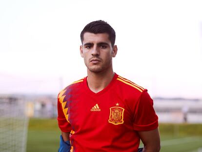 Así es la nueva camiseta de la selección española.