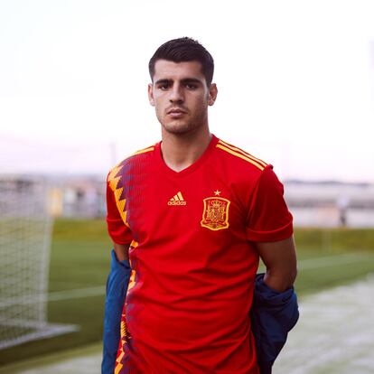 Así es la nueva camiseta de la selección española.