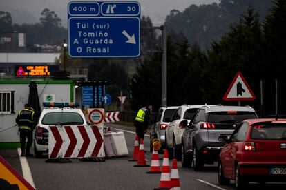 Paso entre Galicia y Portugal que une las localidades de Tui y Valença do Minho, cerrado excepto a mercancías y trabajadores transfronterizos.