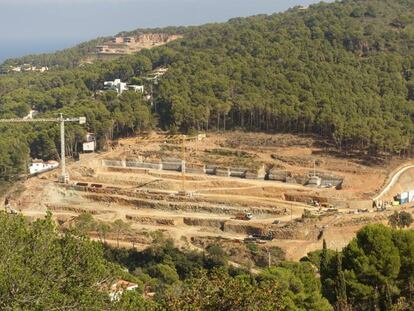 Terreno en obras de la nueva urbanización junto a la playa Sa Riera en Begur. 