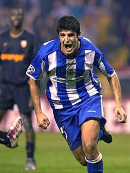 César, tras anotar el tercer gol del Deportivo.