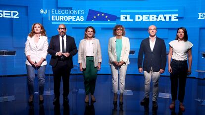 ) Debate electoral de los candidatos a las elecciones europeas organizado por EL PAÍS, Cadena SER y El HuffPost. Desde la izquierda, Estrella Galán (Sumar), Jordi Cañas (Ciudadanos), Teresa Ribera (PSOE), Dolors Montserrat (PP), Jorge Buxadé (Vox) e Irene Montero (Podemos).